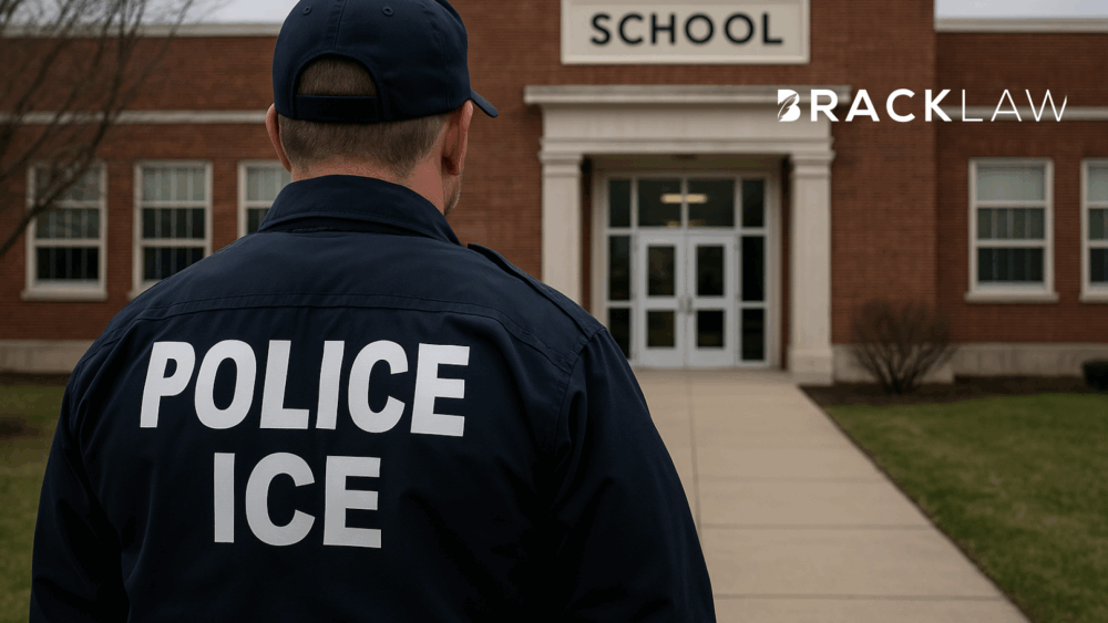 O ICE pode entrar em escolas?